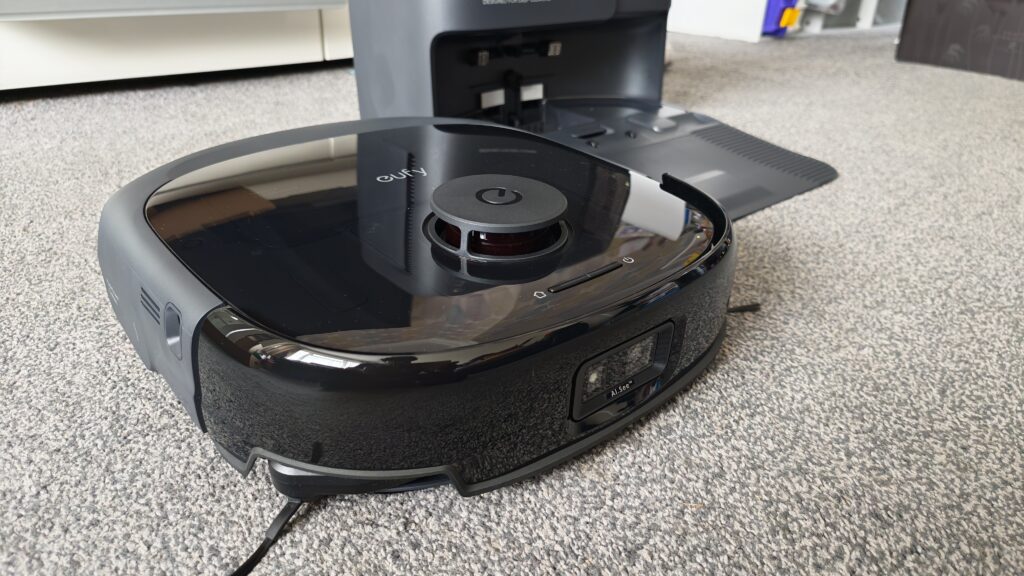 CRISP. Tech – Eufy E25 Review: The Best Vacuum Cleaner You’ll (Almost) Never Touch